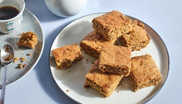 Chewy tahini blondies