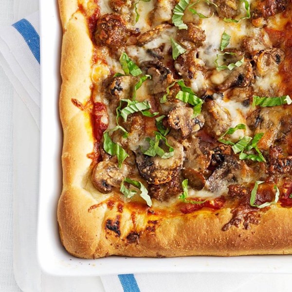 Chicago deep-dish pizza