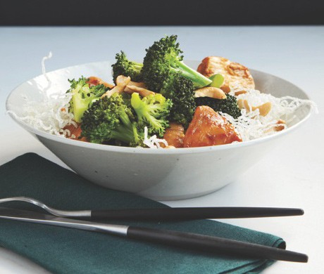 Chicken & broccoli with crispy noodles
