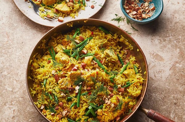 Chicken & green bean turmeric rice