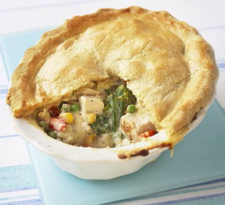 Chicken & mixed vegetable pie