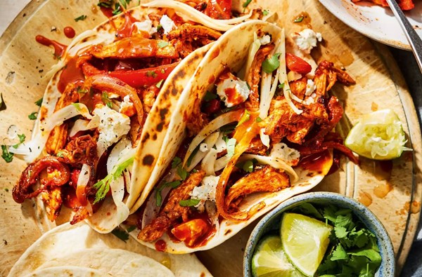 Chicken & pepper fajitas with salad and a pickled fennel slaw