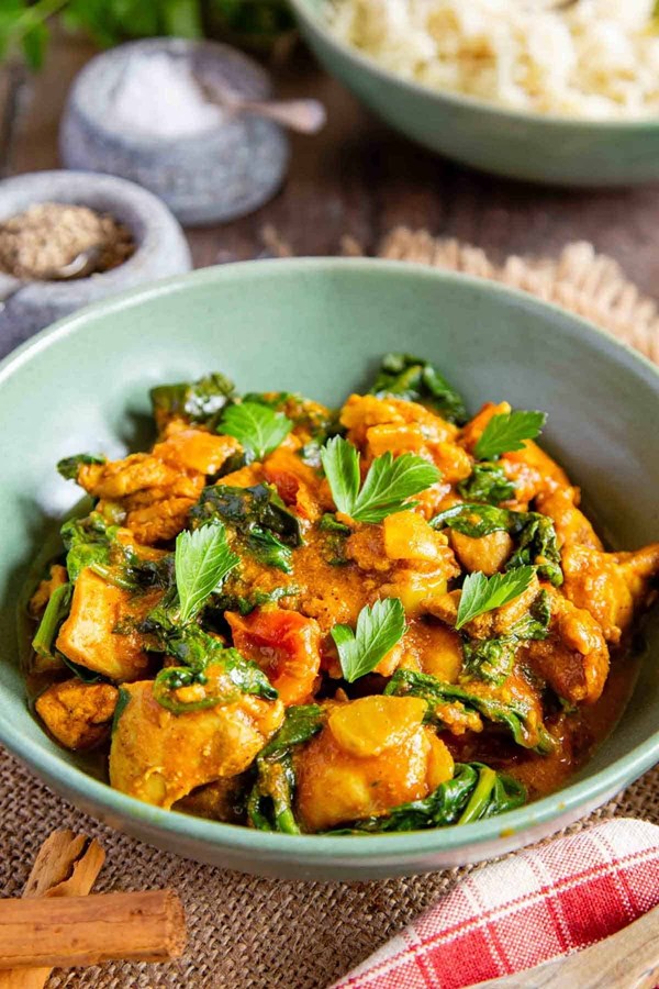 Chicken & spinach curry (Chicken saag)