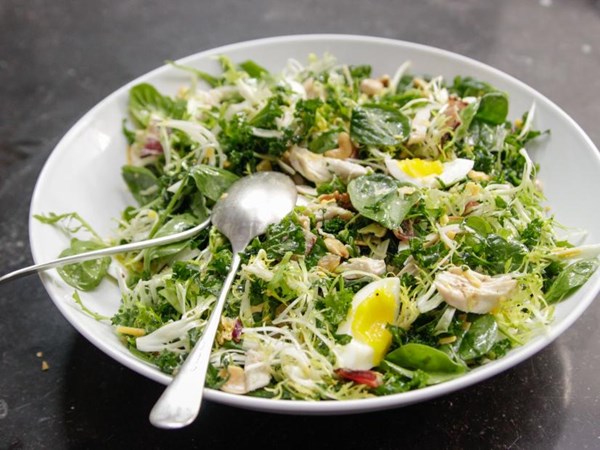 Chicken & spinach Waldorf salad