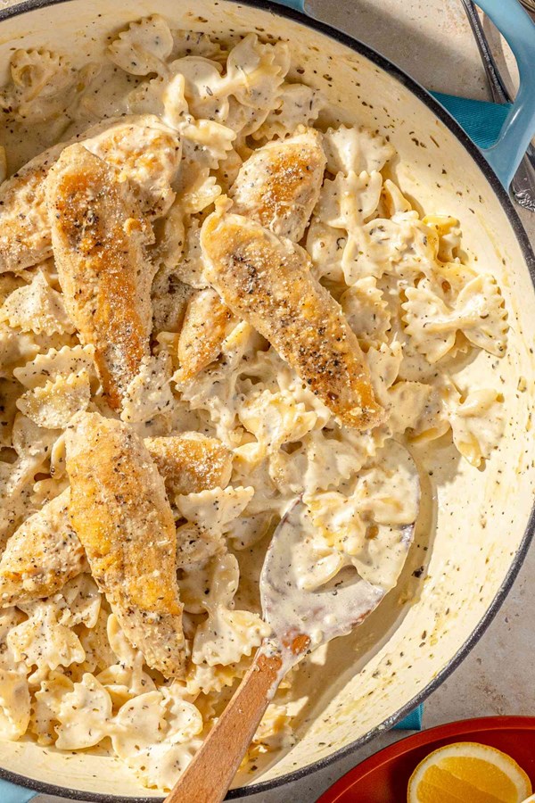 Chicken Alfredo pasta 