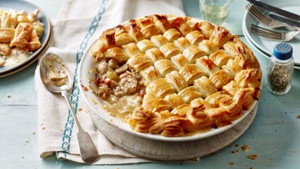 Chicken and bacon lattice pie