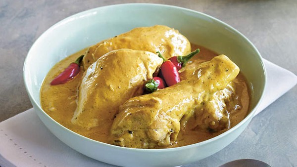 Chicken and coconut milk adobo (Adobong manok sa gata)