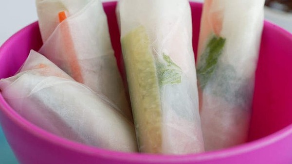 Chicken and cucumber rice paper rolls