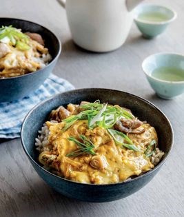 Chicken and egg rice bowl (Oyako donburi)