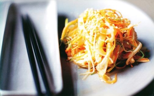 Chicken and jellyfish salad