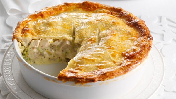 Chicken and leek pie