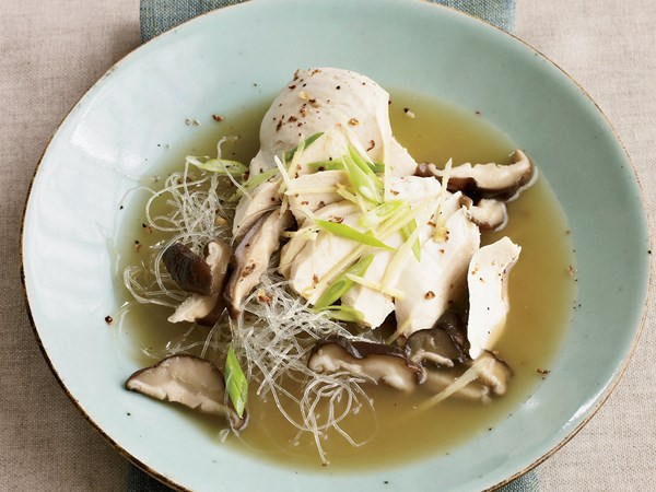 Chicken and noodles in spiced broth