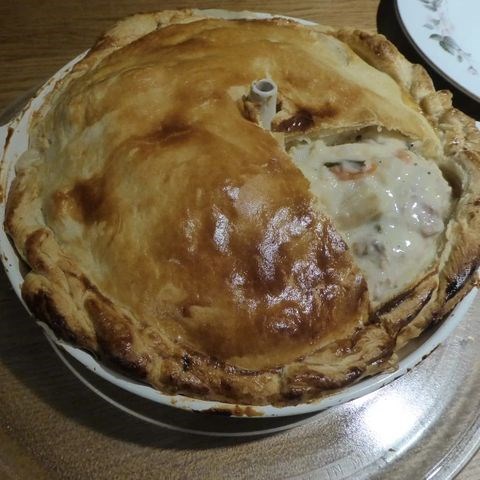Chicken and salsify pie (La tourtière aux salsifis)