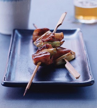 Chicken and scallion skewers (Yakitori)