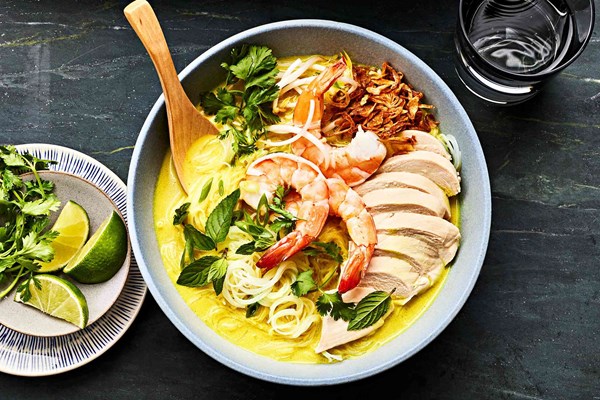 Chicken and shrimp laksa