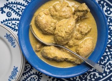 Chicken and walnut stew (Katmis kharcho)
