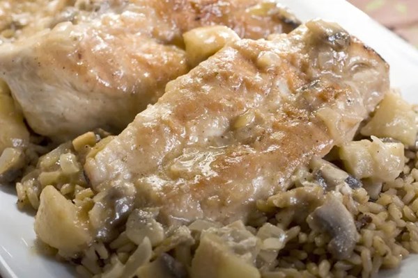 Chicken, apples, and cream à la Normande