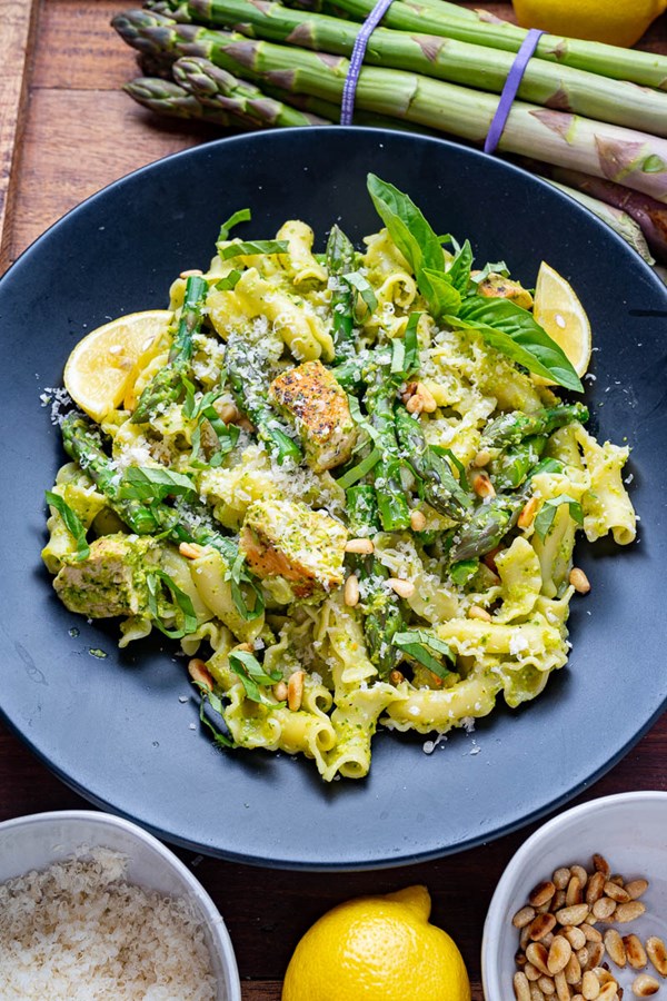 Chicken asparagus pesto pasta