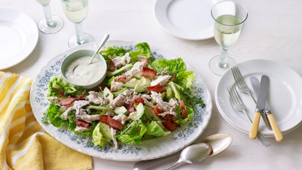 Chicken, avocado & bacon salad