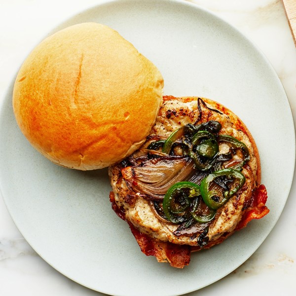 Chicken-bacon smash burgers 