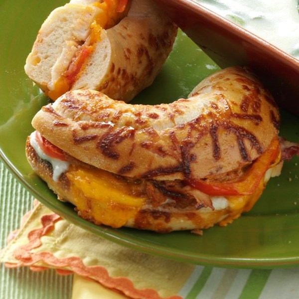 Chicken bagel melts
