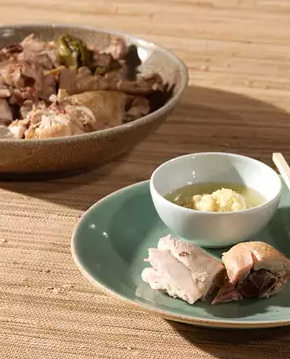 Chicken baked in salt dip