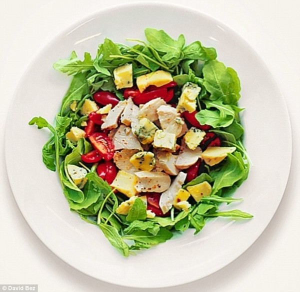 Chicken, blue cheese and cherry tomatoes