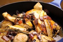 Chicken braised with figs, honey and vinegar