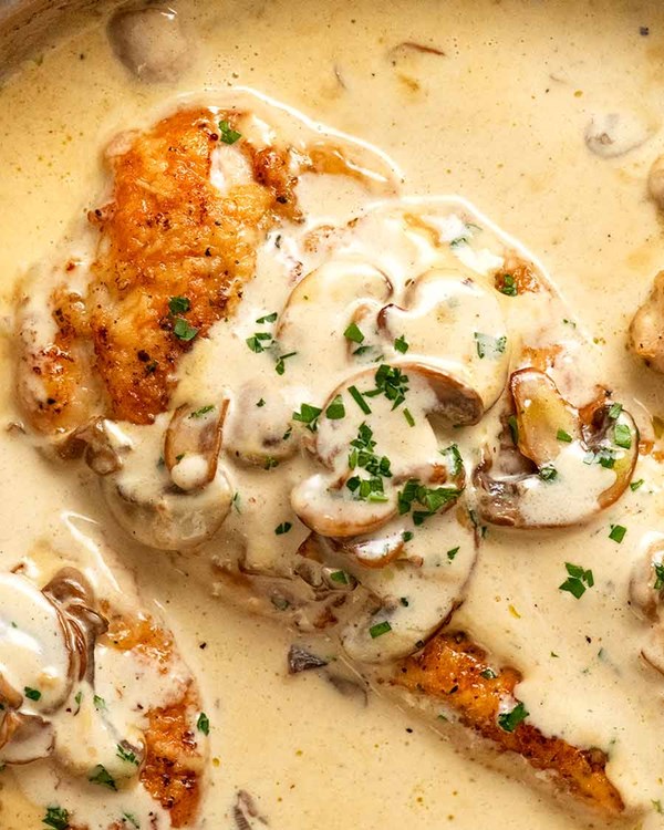 Chicken breast in creamy mushroom sauce