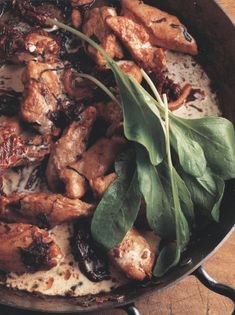 Chicken breasts and sun-dried tomatoes with tarragon and paprika sauce