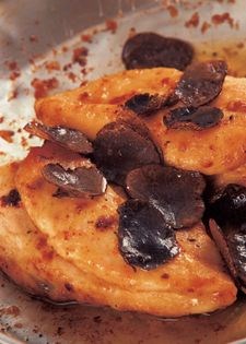 Chicken breasts in butter with truffle (Petto di pollo con tartufo)
