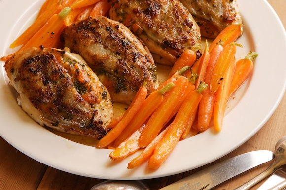 Chicken breasts stuffed with apricots and green peppercorns