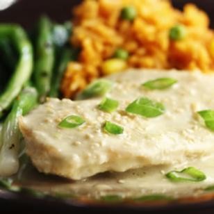 Chicken breasts with green chile-almond cream sauce