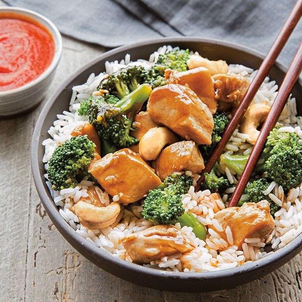 Chicken, broccoli & cashew stir-fry