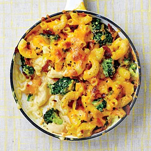 Chicken-broccoli mac and cheese with bacon