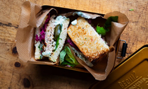 Chicken burgers with basil and lemon mayonnaise