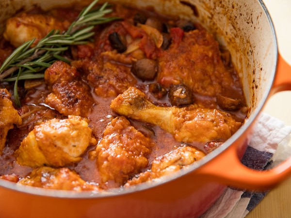 Chicken cacciatore with mushrooms, tomato, and onion