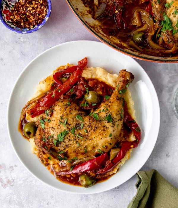 Chicken cacciatore with peppers and olives