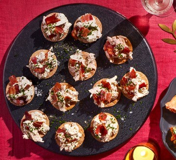 Chicken Caesar & crispy prosciutto bites