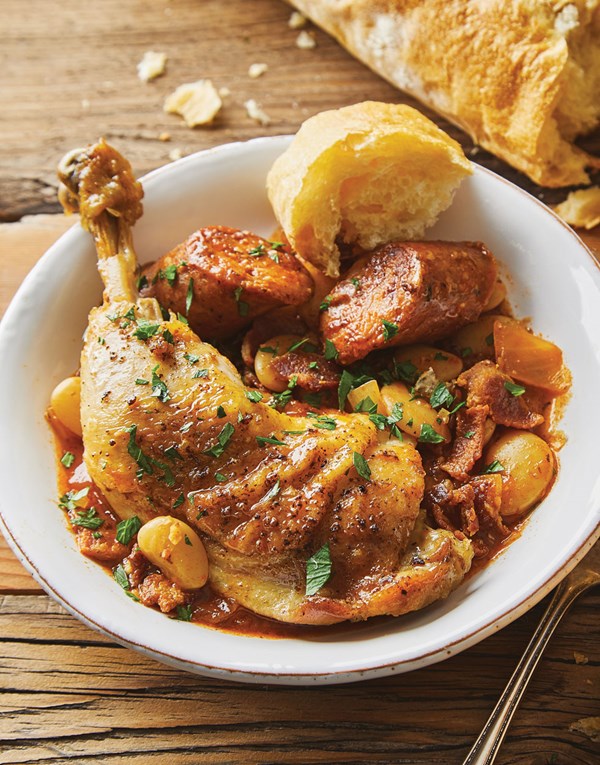 Chicken cassoulet with garlic sausage