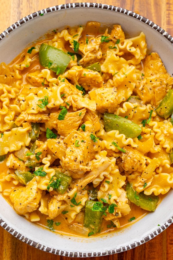Chicken cheesesteak pasta