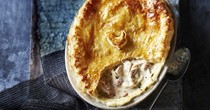 Chicken, cider and smoky bacon puff pie