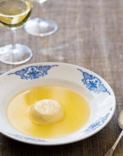 Chicken consommé with egg custard (Consomé de pollastre amb flam)