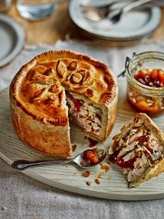Chicken, cranberry & Stilton pie