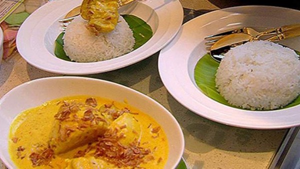 Chicken curry (Kari ayam)