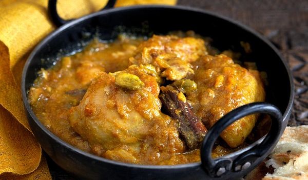 Chicken curry with cardamom