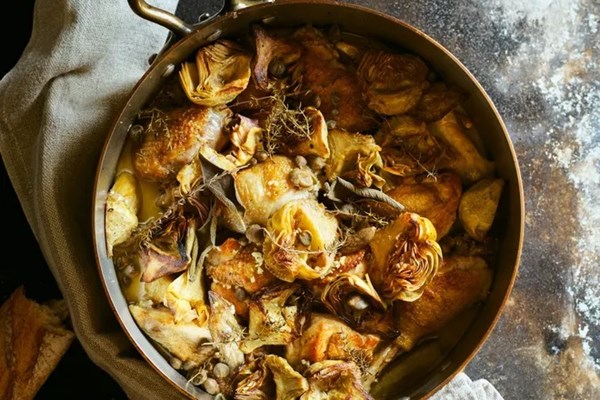 Chicken fricassée with artichokes