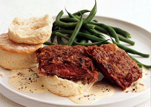 Chicken-fried skirt steak with country gravy
