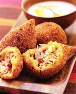 Chicken fritters (Coxinha de galinha)