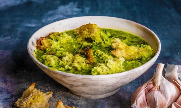 Chicken, garlic and parsley broth